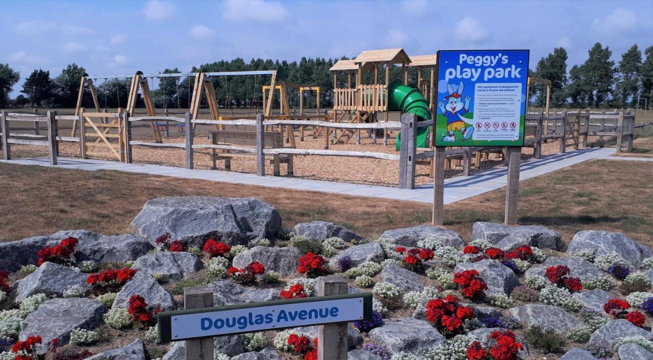 The Burrows Holiday Caravan, Seal Bay Selsey Exterior photo